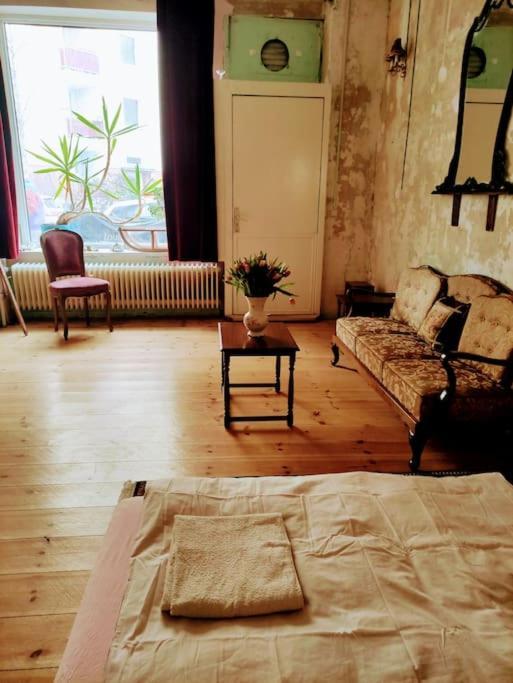 Schoeneberg Holiday Flat & Art Gallery Берлін Екстер'єр фото